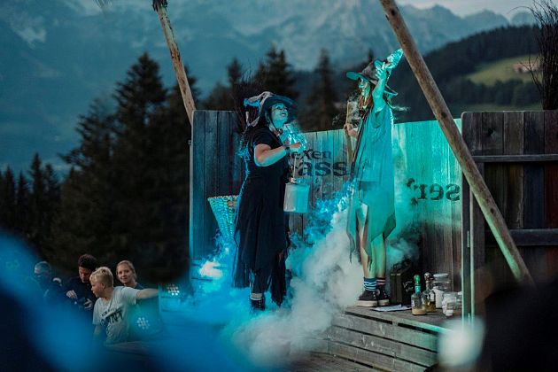 Donnersnächte_Hexenshow Nebel Dampf Mystisch im HExenwasser Söll.jpg