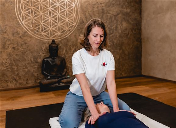 Going_Shiatsu2_Gabi Loy_Wilder Kaiser