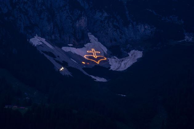 Herz Jesu Feuer in Scheffau