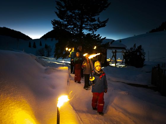 SkiWelt Söll Nachtwandern mit Kindern Lichterwanderung Fackelwanderung Verhextes Winterwunderland @Dietmar Denger Web-1.jpg