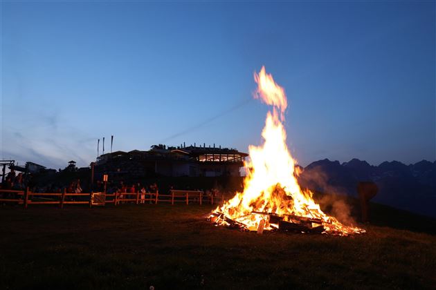 Sonnwendfeuer