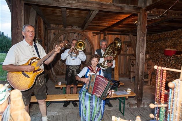 Tiroler Musik beim Heimatmuseum