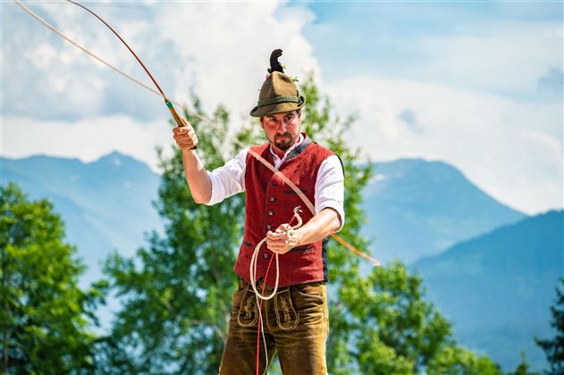 Traditionsgruppen auf den Hütten