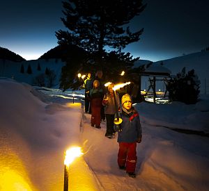 SkiWelt Söll Nachtwandern mit Kindern Lichterwanderung Fackelwanderung Verhextes Winterwunderland @Dietmar Denger Web-1.jpg