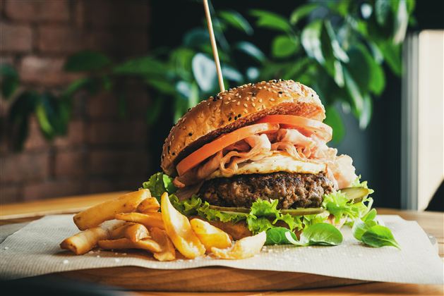 Burger_@Shutterstock