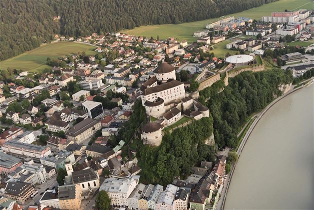 festung-und-stadt-kufstein-luftansicht©lolin.jp