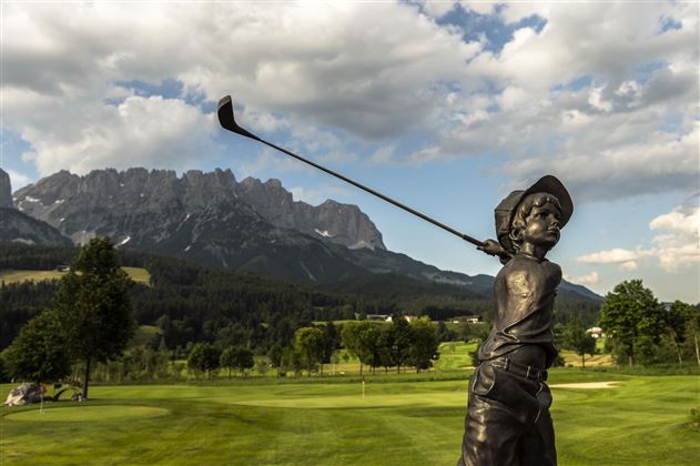 Golfer_Statue
