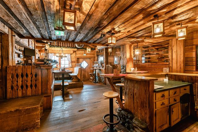 Witch's Alm Bar & Restaurant
