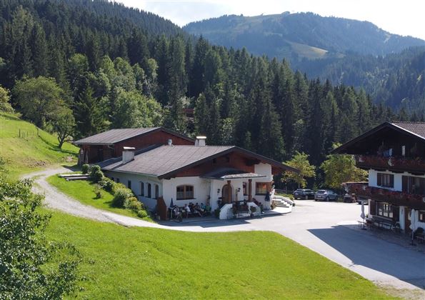 Hochschwendt Aussenansicht Sommer