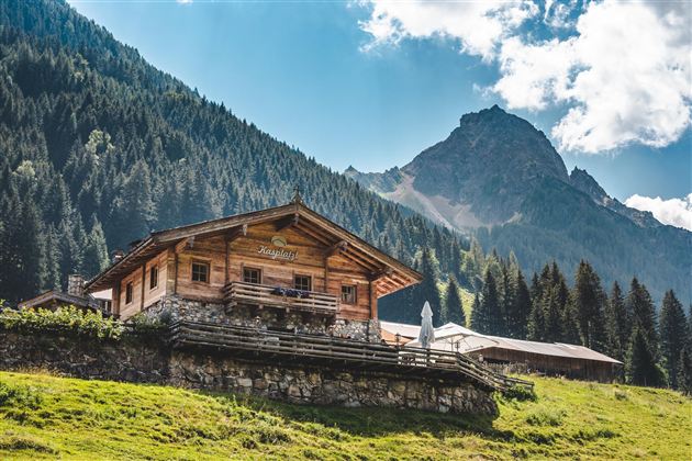 Hütte