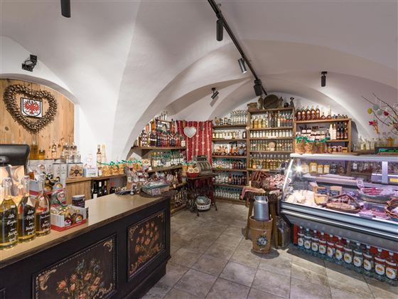 Innen Eingang Tiroler Schmankerlladen Kufstein