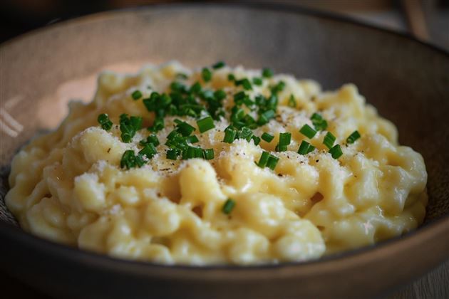 Kaesespaetzle-Restaurant-Hotel-AlpenSchloessl-Soel