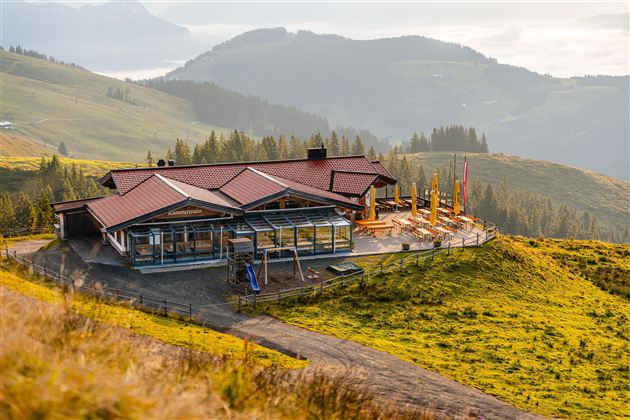 Kummereralm Sommer Außenansicht (1)