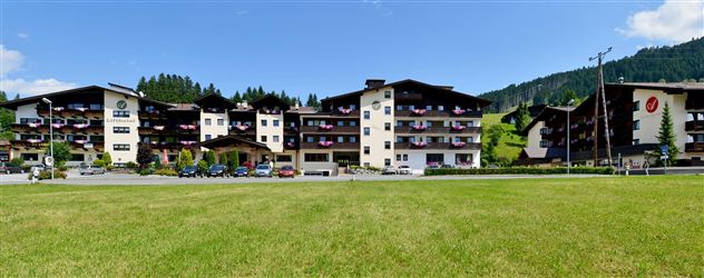 Lifthotel Außenansicht Sommer