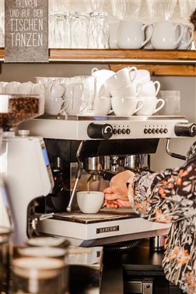 Scheffau_d'Schusterin_Kaffee