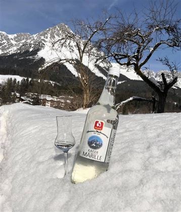 Schnaps im Schnee