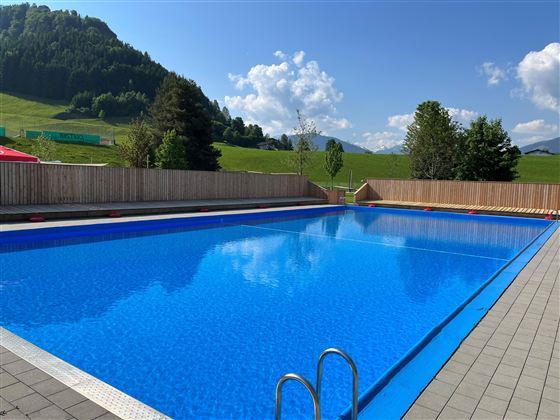 Schwimmbad Itter2 (c)ClarissaGünnewig