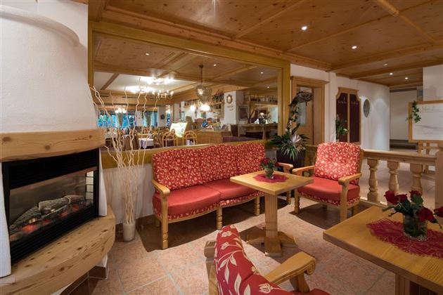Söll_Alpenpanorama_Wilder Kaiser_Lobby