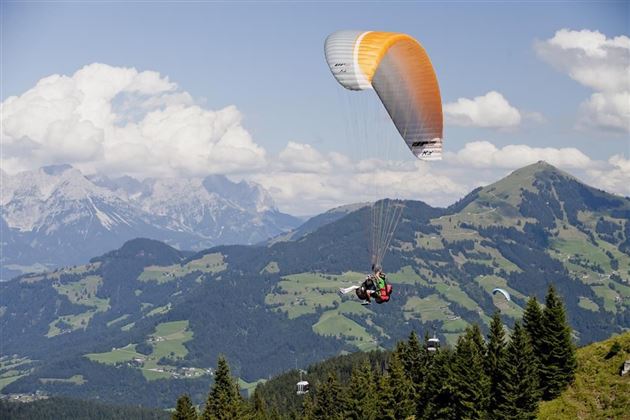 Söll_Fly 2 Paragleiten_Wilder Kaiser