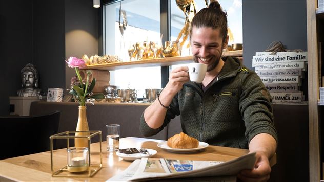 Söll_Frühstücken im Atelier_Wilder Kaiser