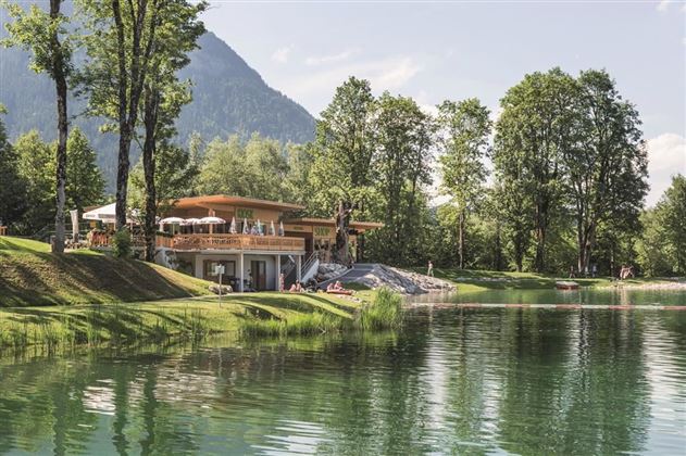 Söll_See mit Kiosk_Wilder Kaiser