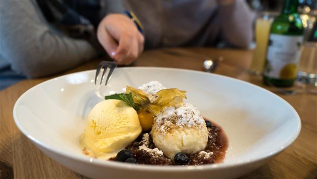 Söll_Topfenknödel mit Vanilleeis_Wilder Kaiser