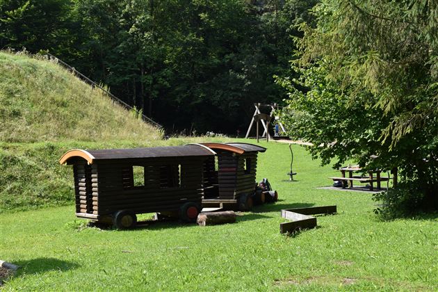 Spielplatz Theaterhütte 3
