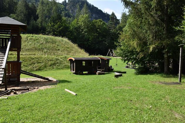 Spielplatz Theaterhütte 4
