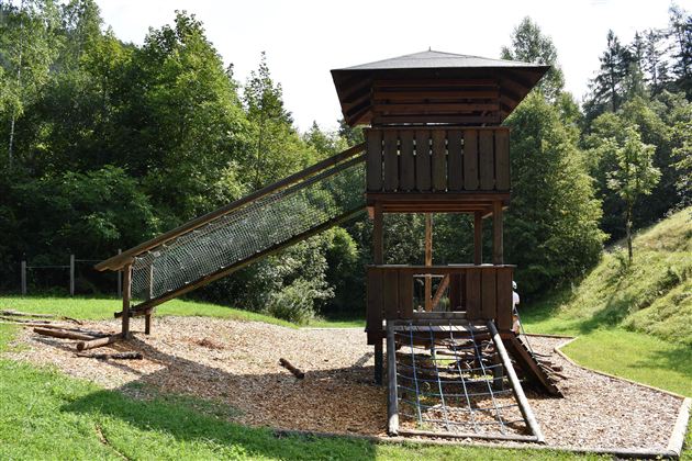 Spielplatz Theaterhütte 5