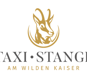 Een gestileerd logo met een geitenhoofd en de tekst "TAXI STANGL AM WILDEN KAISER". De kleuren zijn goud en zwart.