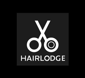Ein einfaches Logo mit Scheren und dem Schriftzug „HAIRLODGE“. Das Design ist modern und klar auf schwarzem Hintergrund.