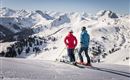 Skifahrer-im-Skigebiet-KitzSki©mirjageh