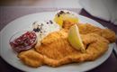 Wiener-Schnitzel-Restaurant-Hotel-AlpenSchloessl-S