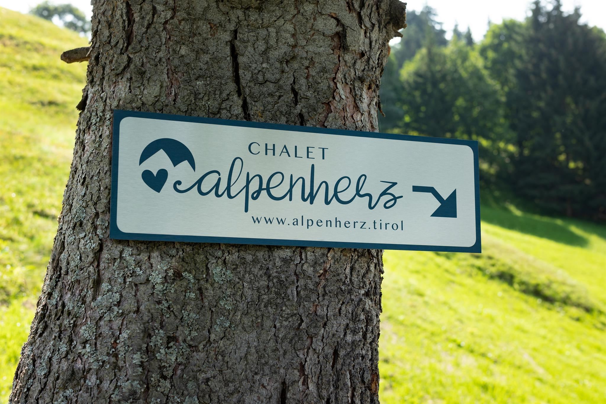 Chalet_Alpenherz_Issbuehelweg_27_Kirchberg_Schild