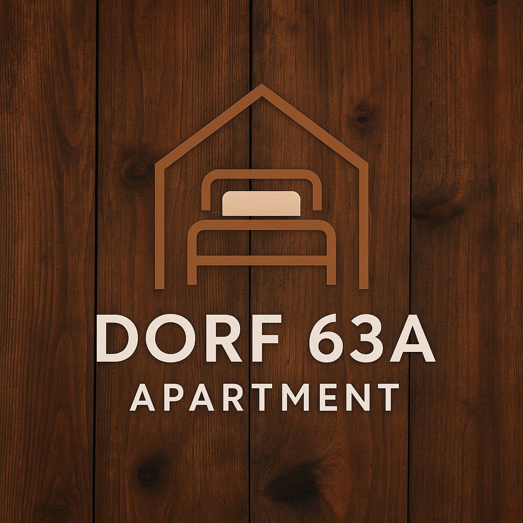 Ein stilvolles Logo für das Apartment "Dorf 63A". Es zeigt ein einfaches Haus-Symbol und ist auf einem Holz-hintergrund platziert.