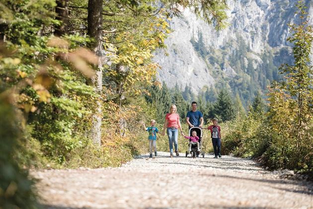 familienspaziergang-wilderkaiser-sommerurlaub