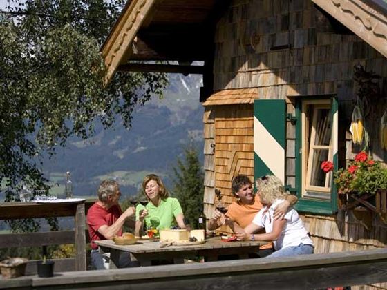 Rast bei Berghütte