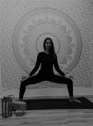 Claudia freut sich euch zum Yoga Retreat willkommen zu heißen