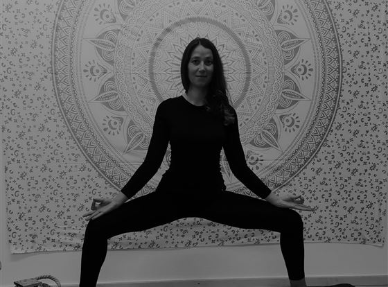 Claudia freut sich euch zum Yoga Retreat willkommen zu heißen