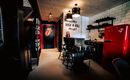 apartment-paint-it-black-kueche-old-school-soell