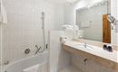 Söll-Badezimmer-Doppelzimmer-Hotel-AlpenSchlössl