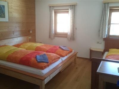 Triple room, shared shower/shared toilet, 1 bed room