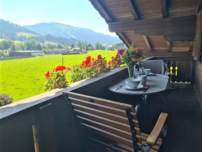 Tweepersoonskamer, douche, WC, balkon