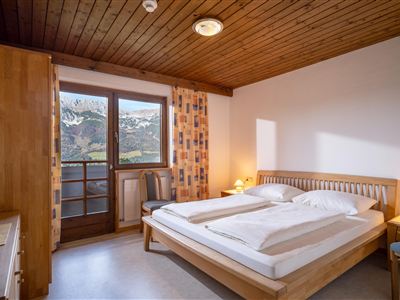 apartment/2 bedrooms/shower,bath tube,WC