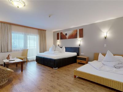 Family room, shower, toilet, balcony