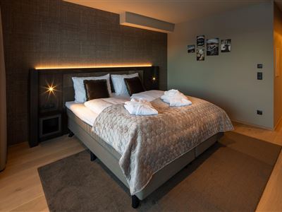 Twin room, shower or bath, toilet, superior