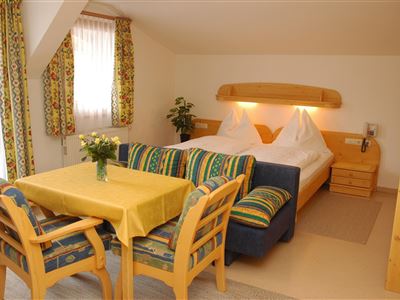 double room with shower, WC
