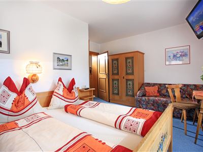 Dreibettzimmer mit Dusche, WC