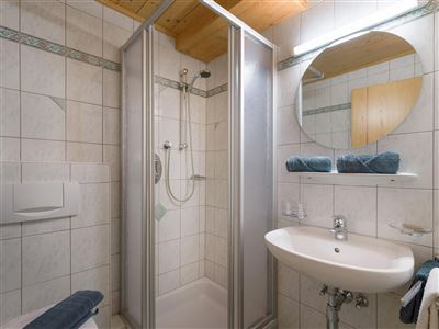 Freihof_Holzham_108_Westendorf_05_2022_Zimmer_Sonn