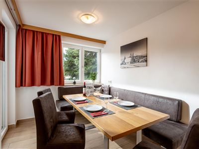 Apartmán, sprcha, koupelna, WC, 3 místnosti na spaní